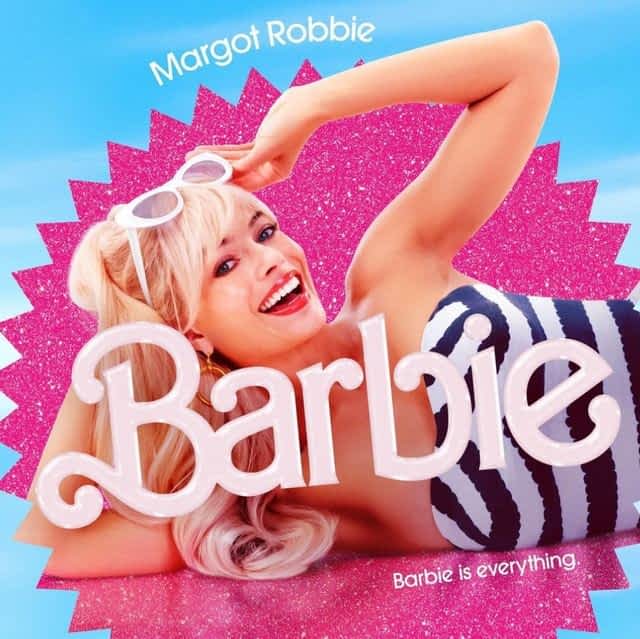 《﻿Barbie》电影5个冷知识！芭比也有扁平足，玛格罗比泳衣有玄机、预告致敬香奈儿？